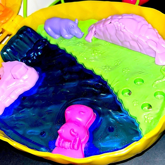 Polly Pocket Tropicool Pineapple TreeHouse. Used Excellent Condition. - Picture 4 of 5